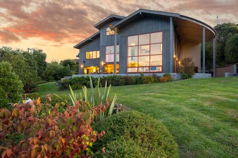 Photo of property in 45 The Strand, Fitzherbert, Palmerston North, 4410