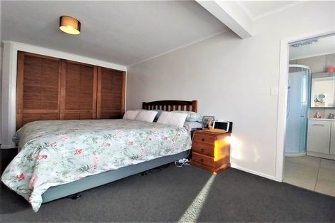 Photo of property in 3 Ambler Avenue, Glen Eden, Auckland, 0602