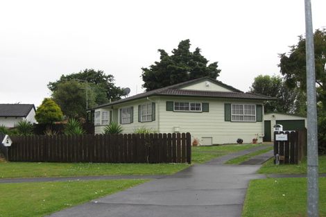 Photo of property in 15 Balgowan Terrace, Conifer Grove, Takanini, 2112