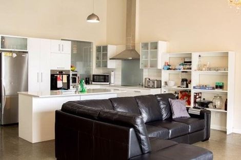 Photo of property in 4/25 Home Street, Mount Victoria, Wellington, 6011