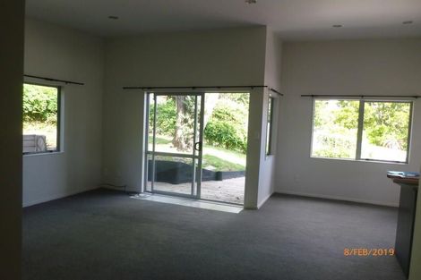 Photo of property in 18 Totaravale Drive, Totara Vale, Auckland, 0629