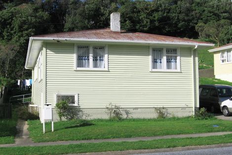 Photo of property in 212 Sievers Grove, Cannons Creek, Porirua, 5024