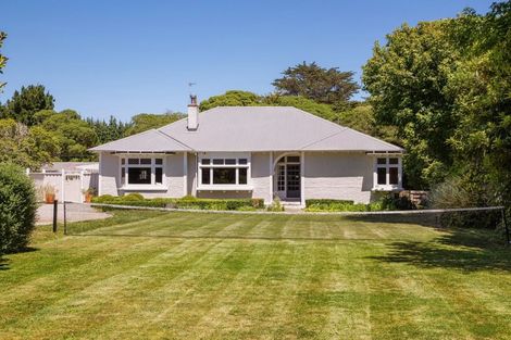 Photo of property in 28 Muri Road, Pukerua Bay, 5026