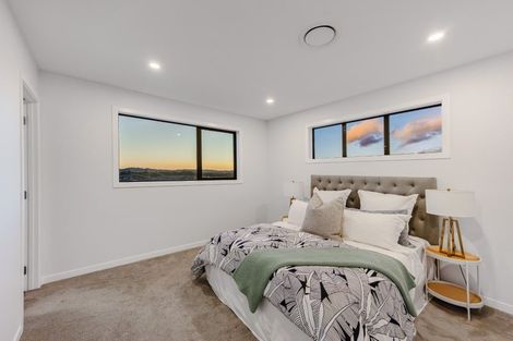 Photo of property in 17 Manawanui Way, Orewa, 0931