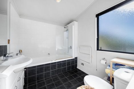 Photo of property in Elkridge Apartments, 2/64 Marina Drive, Frankton, Queenstown, 9300