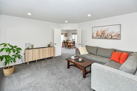 Photo of property in 1/14 Kells Place, Botany Downs, Auckland, 2010