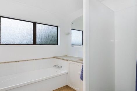 Photo of property in 2 Whitaker Street, Otumoetai, Tauranga, 3110