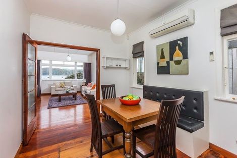 Photo of property in 117 Breaker Bay Road, Breaker Bay, Wellington, 6022