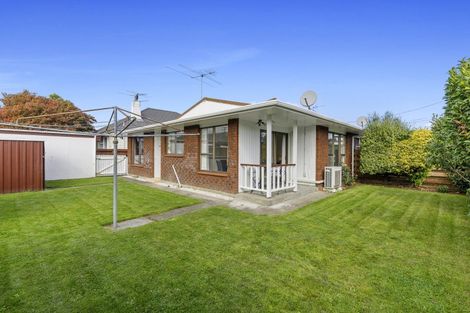Photo of property in 2/59 Kowhai Avenue, Ebdentown, Upper Hutt, 5018