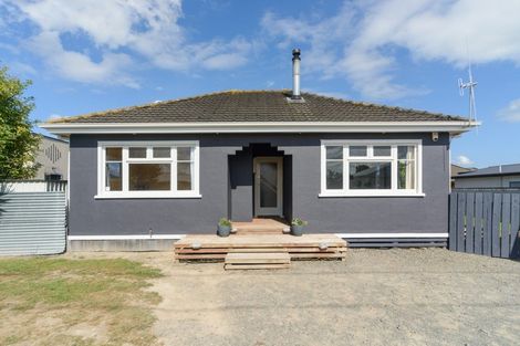 Photo of property in 135 Roberts Line, Kelvin Grove, Palmerston North, 4414