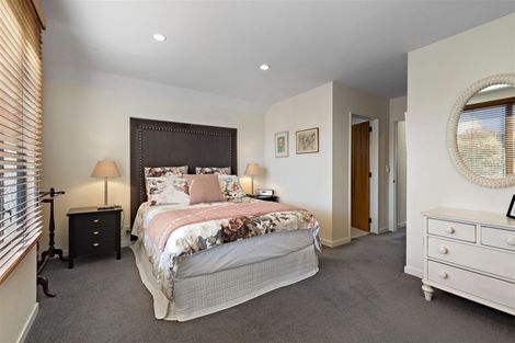 Photo of property in 77 Holly Road, St Albans, Christchurch, 8014