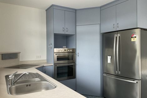 Photo of property in 22a Knightsbridge Drive, Forrest Hill, Auckland, 0620