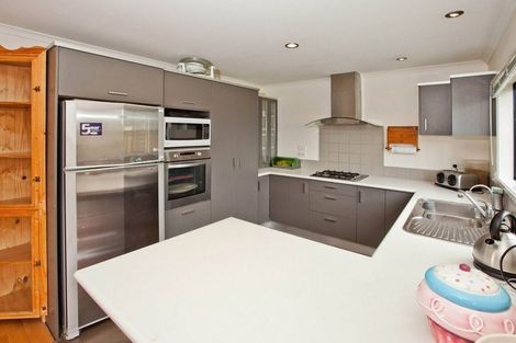 Photo of property in 26 Sonoma Crescent, Oteha, Auckland, 0632