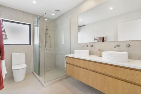 Photo of property in 20 Lynton Road, Bucklands Beach, Auckland, 2012