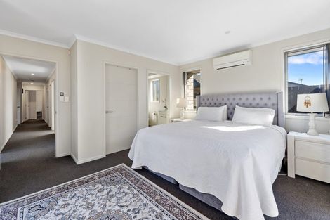 Photo of property in 32 Rainey Crescent, Papamoa Beach, Papamoa, 3118