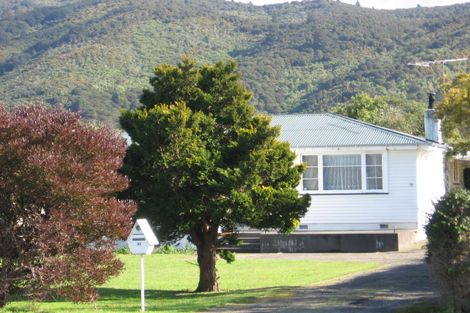 Photo of property in 32 Bethune Street, Featherston, 5710