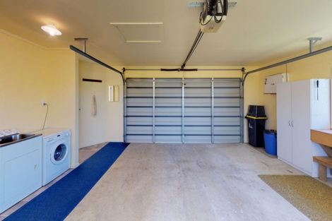 Photo of property in 1 Almond Grove, Feilding, 4702