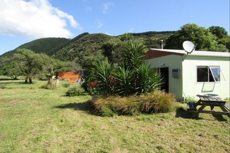 Photo of property in 635 Whakatomotomo Road, Pirinoa, Featherston, 5772