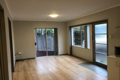 Photo of property in 1/288 Sunset Road, Windsor Park, Auckland, 0632