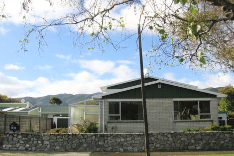 Photo of property in 3 Airdrie Avenue, Epuni, Lower Hutt, 5011