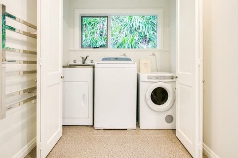 Photo of property in 27 Main Street, Hospital Hill, Napier, 4110