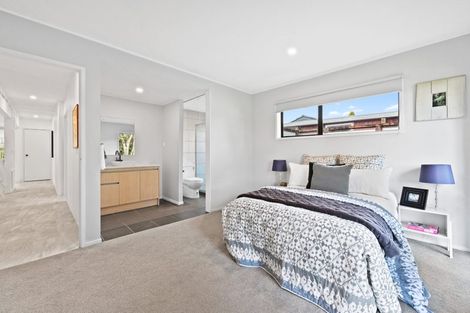 Photo of property in 8 Rapallo Place, Farm Cove, Auckland, 2012