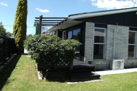 Photo of property in 2/417a Bower Avenue, Parklands, Christchurch, 8083
