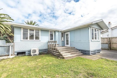 Photo of property in 12 Morgan Street, Castlecliff, Whanganui, 4501