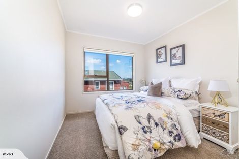 Photo of property in 24a East Coast Road, Milford, Auckland, 0620