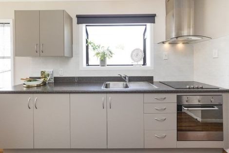 Photo of property in 10 Catlins Crescent, Milson, Palmerston North, 4414