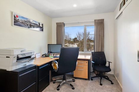 Photo of property in 250b Courtenay Street, Strandon, New Plymouth, 4312