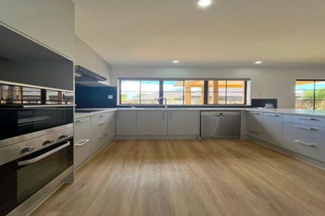 Photo of property in 43 Frank Nobilo Drive, Golflands, Auckland, 2013