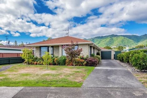 Photo of property in 15 Oriwa Street, Waikanae, 5036