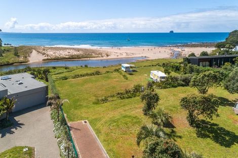 Photo of property in 17 Pye Place, Hot Water Beach, Whitianga, 3591