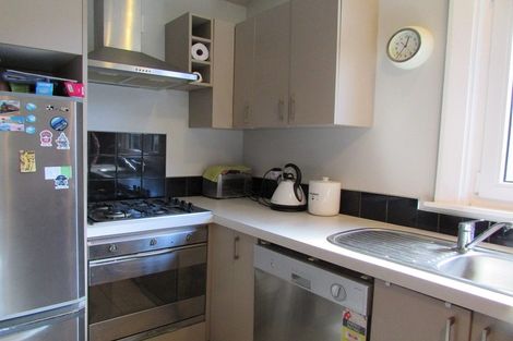 Photo of property in 11 Hawkhurst Road, Lyttelton, 8082