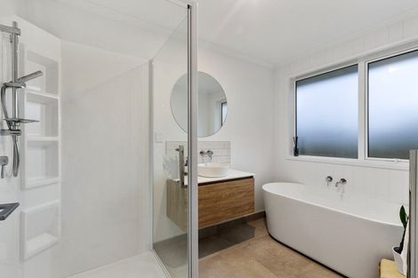 Photo of property in 35 Weka Street, Mangawhai, 0505