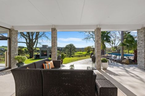 Photo of property in 49 Vaughans Road, Okura, Albany, 0792