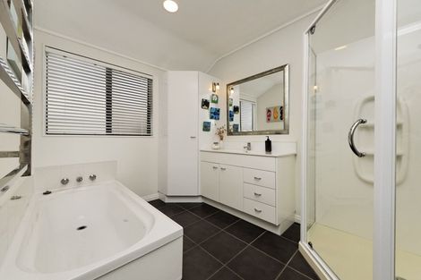 Photo of property in 27 Maurice Borich Place, Henderson, Auckland, 0610
