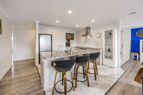 Photo of property in 99 Beatty Road, Pukekohe, 2120