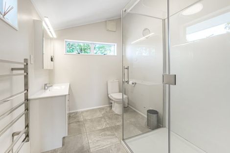 Photo of property in 1/14 Maritime Terrace, Birkenhead, Auckland, 0626