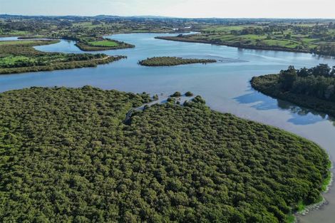 Photo of property in 8 Taipahitini Road, Rosehill, 2113