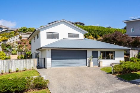 Photo of property in 10 Te Puia Drive, Aotea, Porirua, 5024