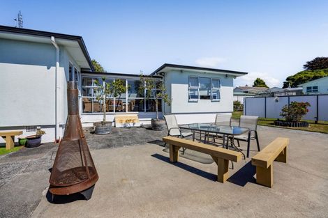 Photo of property in 8 Mahoe Street, Strandon, New Plymouth, 4312