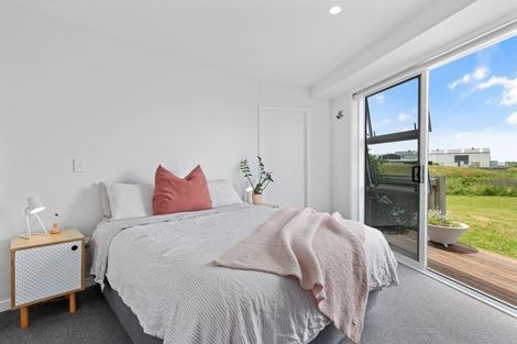 Photo of property in 18 Westhill Lane, Papamoa Beach, Papamoa, 3118