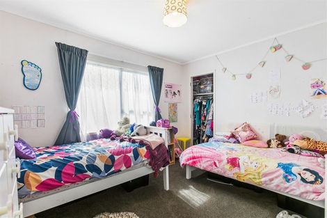 Photo of property in 4 Midgley Road, West Harbour, Auckland, 0618