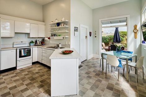 Photo of property in 2 Hay Street, Oriental Bay, Wellington, 6011