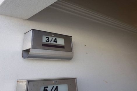 Photo of property in 4/3 Wallson Crescent, Wiri, Auckland, 2104