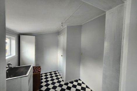 Photo of property in 2 Tawhiti Road, Hawera, 4610