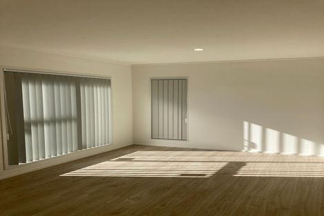 Photo of property in 10 Gulliver Place, Conifer Grove, Takanini, 2112