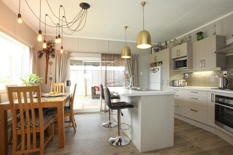 Photo of property in 7a Main Road, Raglan, 3225